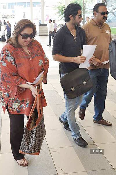 Saif-Kareena leave for Pataudi