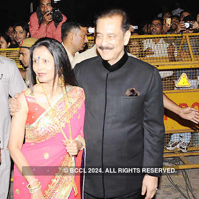 Subroto Roy with wife Swapna during Saif Ali Khan-Kareena Kapoor's ...