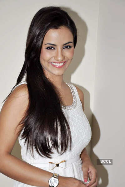 Tia promotes '1920 Evil Returns'