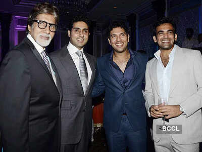 Celebs gather to honour Sunil Gavaskar