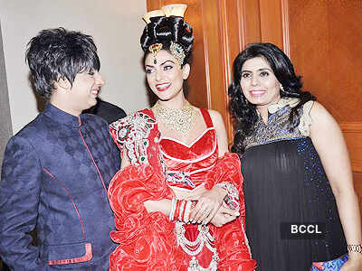 Sunny, Sush @ fashion event