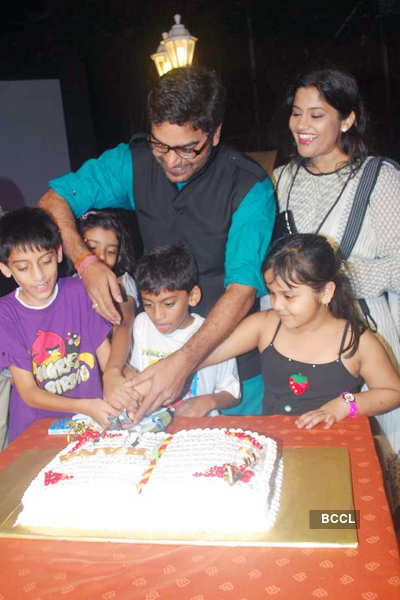 Ashutosh Rana With Wife Renuka Shahane And Kids During His B'day Bash ...