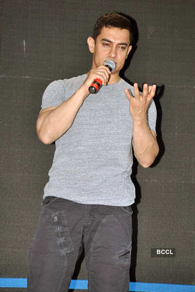 Aamir launches 'Talaash' app