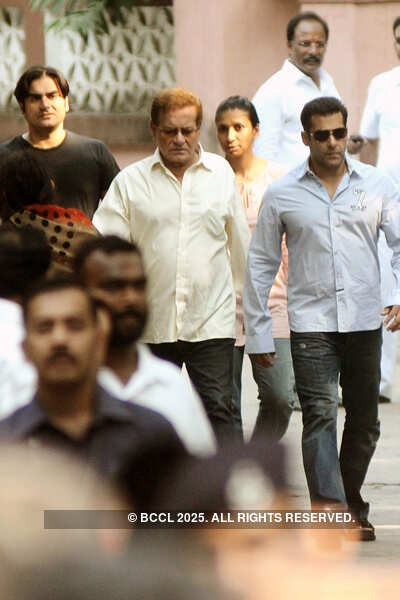 Celebs visit ailing Balasaheb