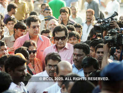 Celebs visit ailing Balasaheb