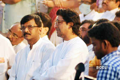 Bal Thackeray's funeral procession