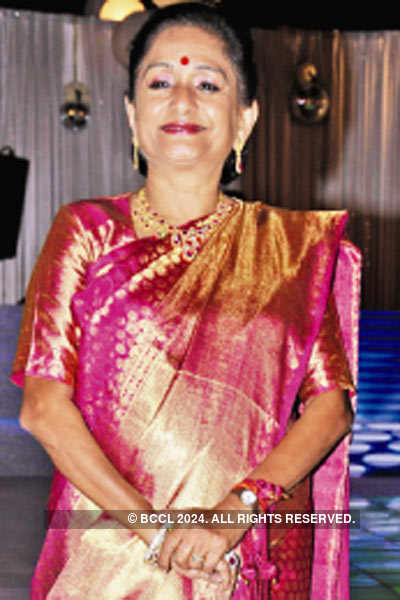 Anjana Sanghi's 60th b-day bash