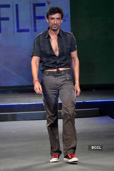 Celebs walk for FLF show