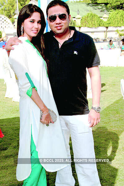 Deepshikha, Abhishek Thakur's party