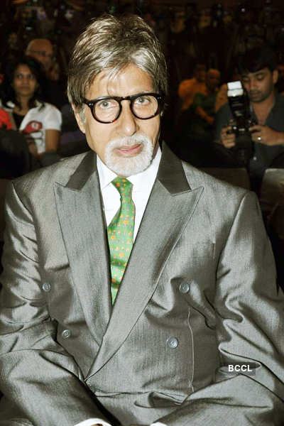 Big B launches book on Rafisaab