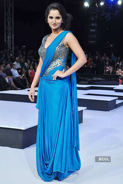 Celebs who scorched the ramp in 2012!