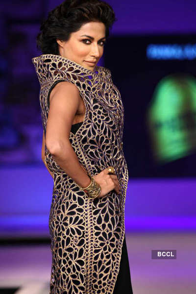 Celebs who scorched the ramp in 2012!