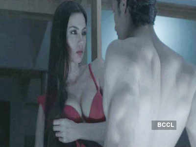 B'wood's hottest movie scenes in 2012!