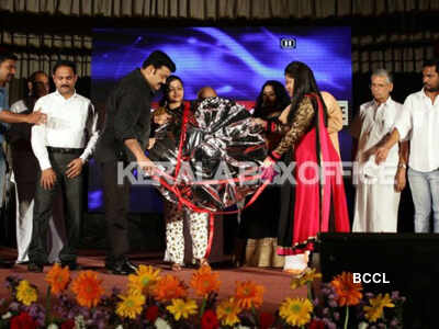 Movie Pooja: 'Breaking News'