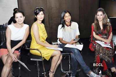 Celebs attend award meet