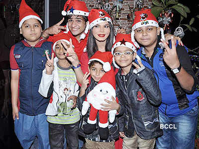 Rakhi celebrates Christmas with kids