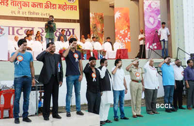 Vijendra flags off Vasai sports festival