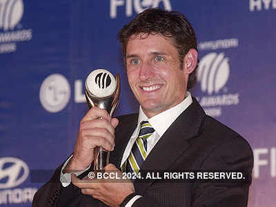 Michael Hussey to retire from Int'l cricket
