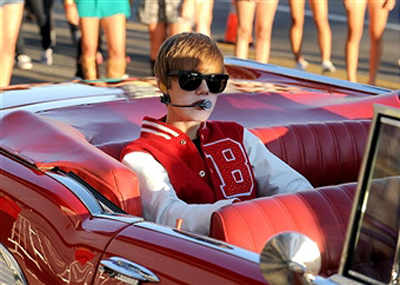 Paparazzo killed while clicking Bieber's car