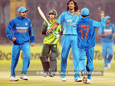 India avoid whitewash, beat Pak by 10 runs