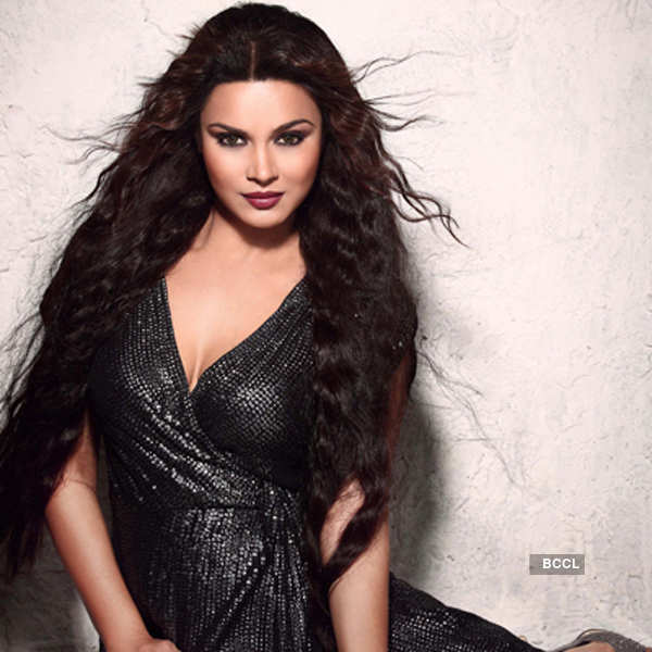 Aashka Goradia turns up the heat in Andaman