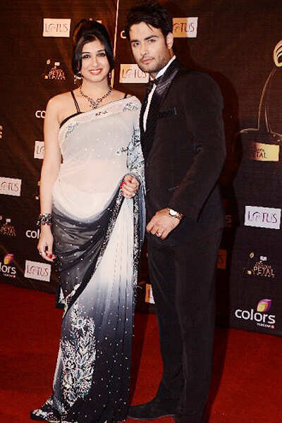 Vivian-Vahbbiz tie the knot