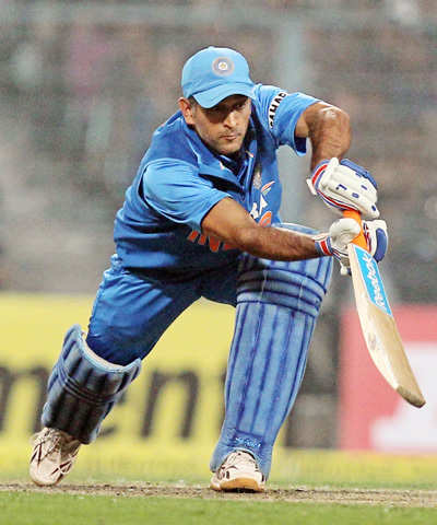 Dhoni should quit T20 captaincy: Dravid 