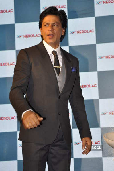 SRK @ Nerolac paints event