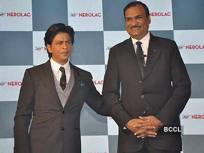 SRK @ Nerolac paints event