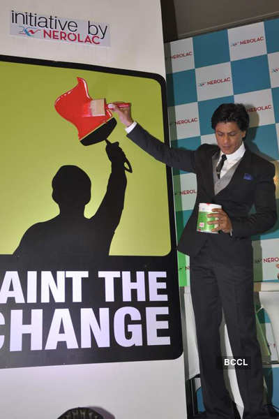 SRK @ Nerolac paints event