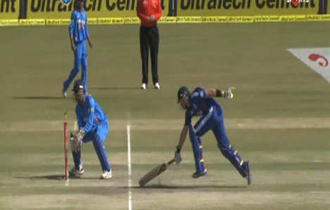 1st ODI: England innings – Fall of wickets
