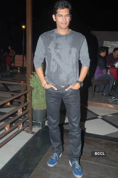 Amar Upadhyay returns to TV