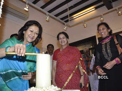 Rani Vidya Ji visits Hacienda art gallery