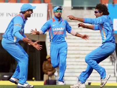 India win third ODI by seven wickets