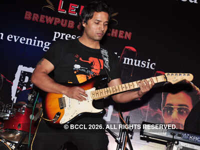 No sun, surf, lots of Raeth!