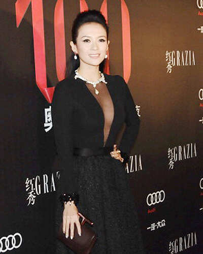 Freida Pinto named 'Hottest Indian Chick'