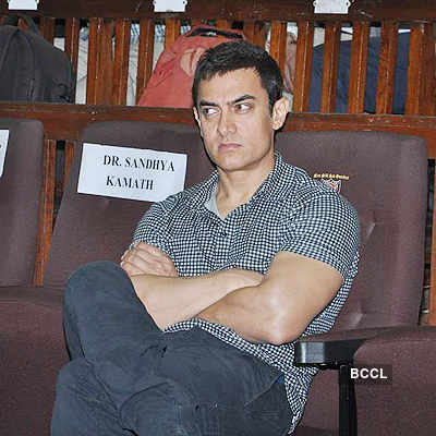 Aamir attends session at hospital