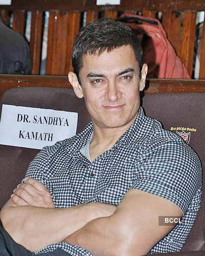 Aamir attends session at hospital