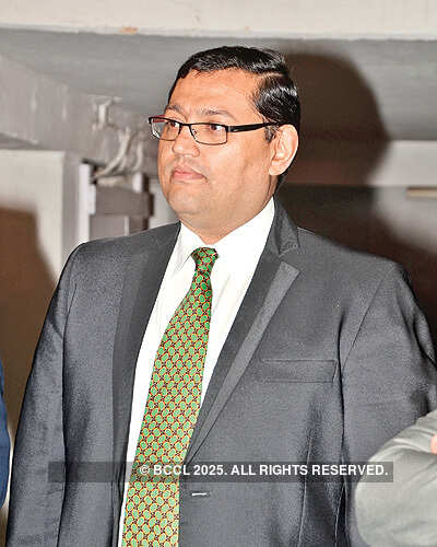 Welcome with a dance 