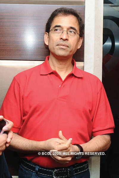 All about Sixes & Boundaries!