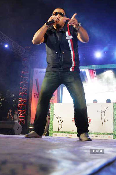 Celebs attend college fest