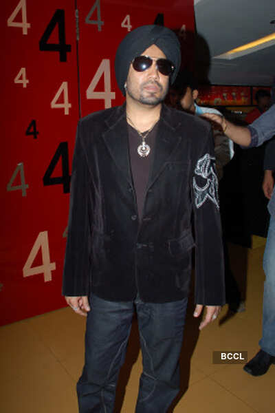 Mika Singh detained by customs