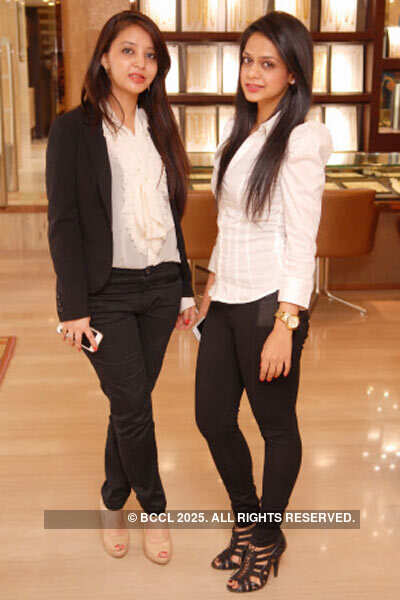 Sonali, Goldie at Batukbhai Jwellers