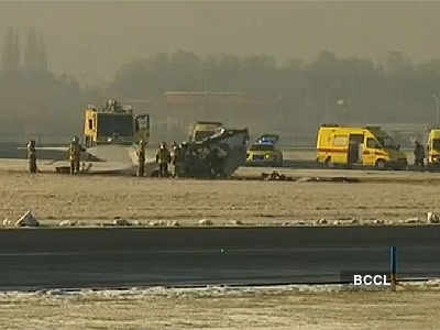 5 killed as plane crash-lands in Ukraine