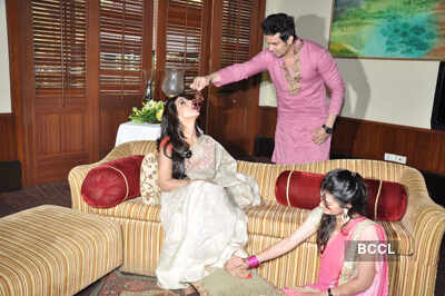 Mahie promotes 'Saheb Biwi..'