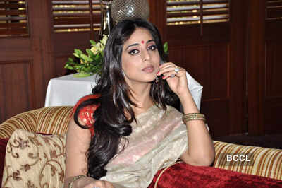 Mahie promotes 'Saheb Biwi..'