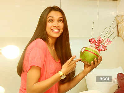 Deepika gets coconut on V-Day