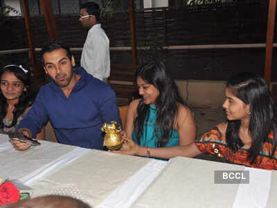 John's date with female journos