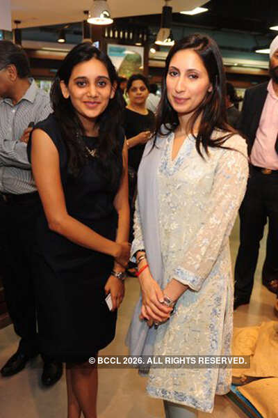 Food hall launch @ DLF Promenade