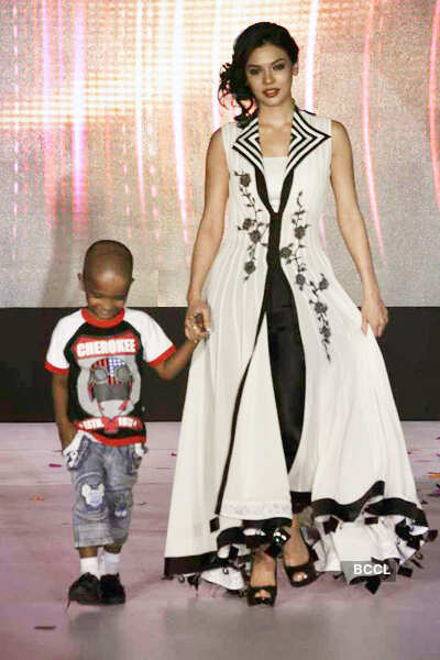 'Smile' foundation's charity show